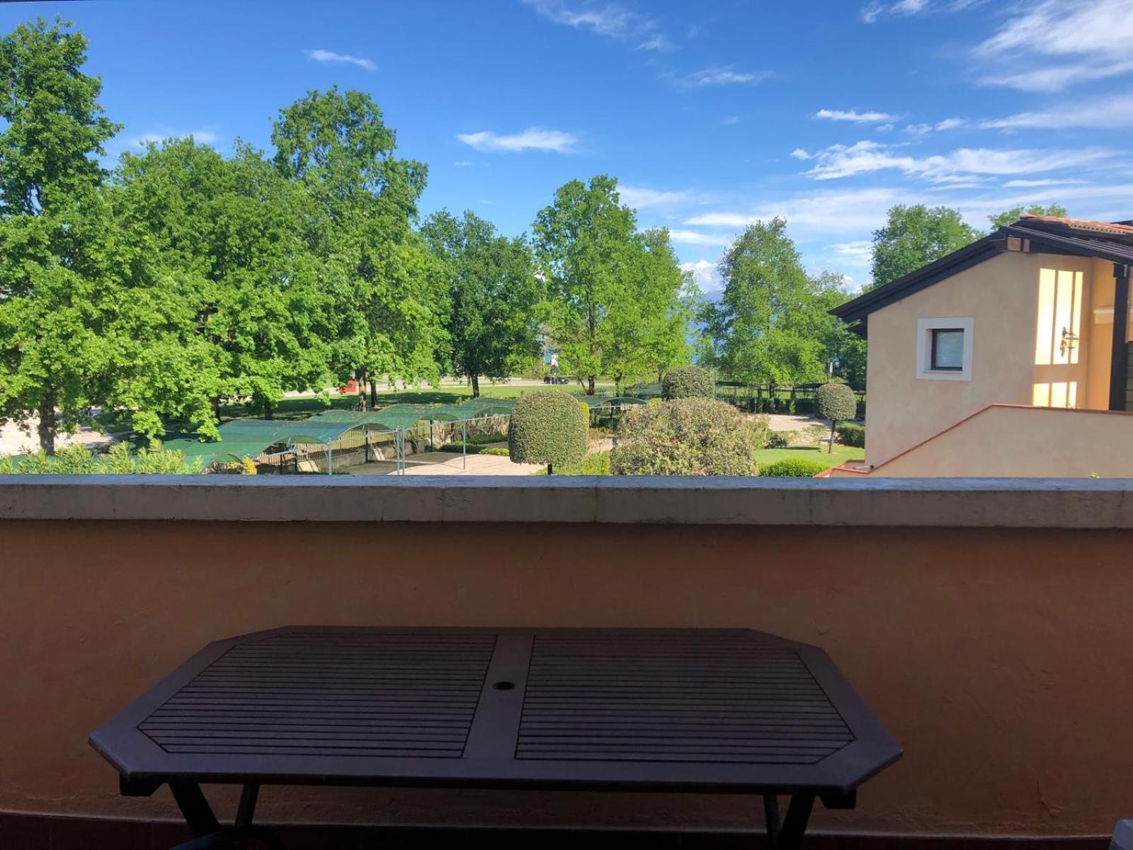 Lugana Resort & Sporting Club Peschiera del Garda Extérieur photo