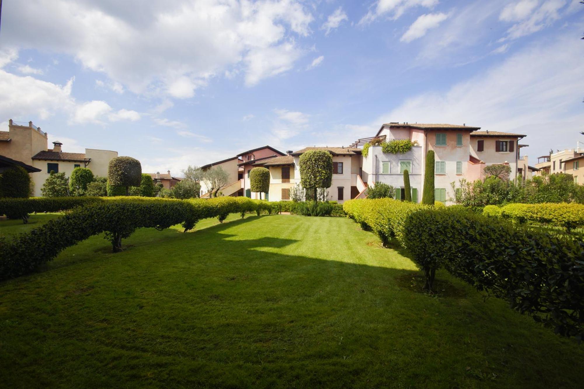 Lugana Resort & Sporting Club Peschiera del Garda Extérieur photo